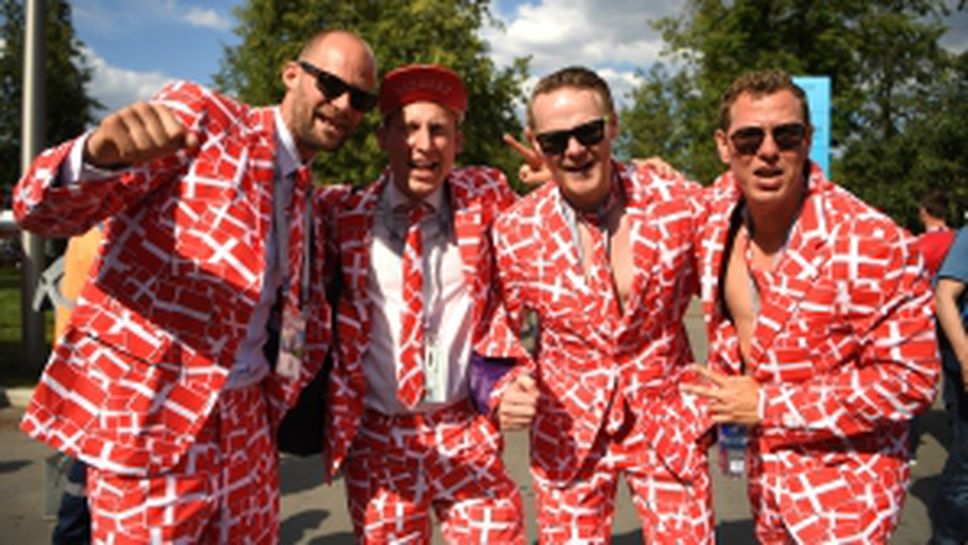 Феновете на Дания за мача с Франция