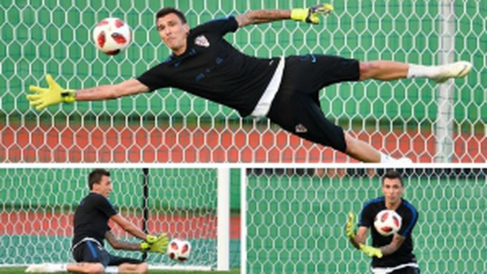 Марио Манджукич сложи вратарски ръкавици