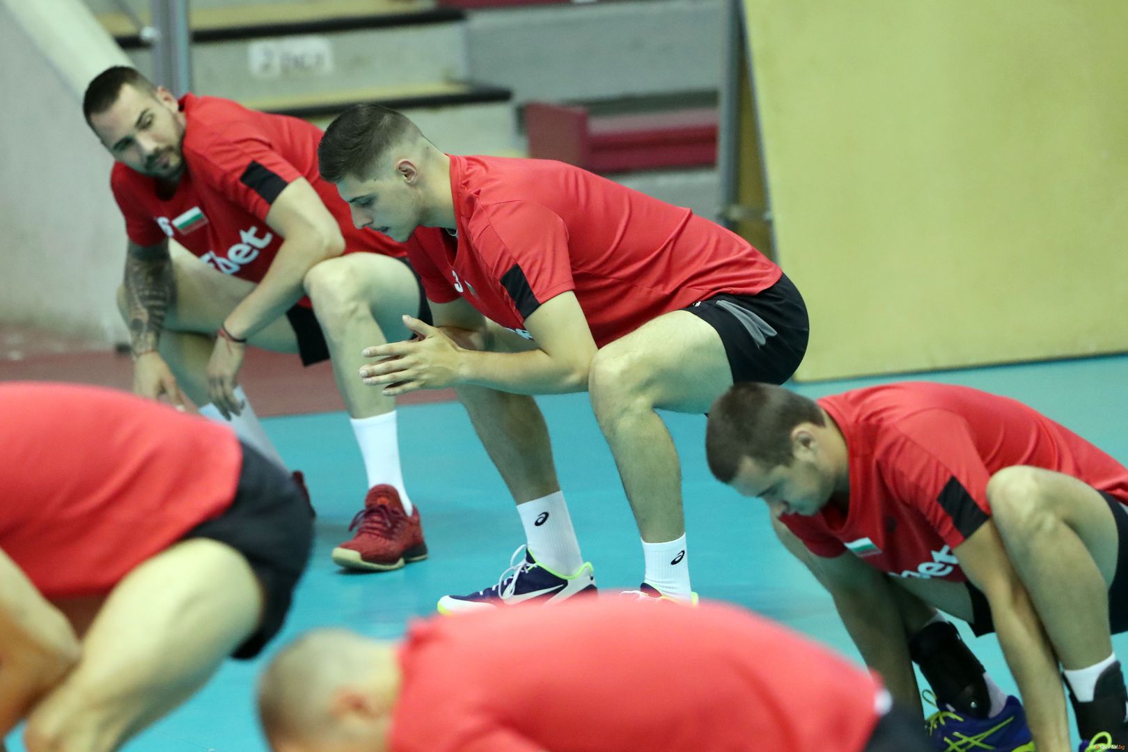 Националите по волейбол започнаха подготовка за СП