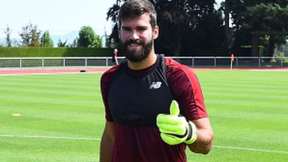 Първата тренировка на Алисон в Ливърпул