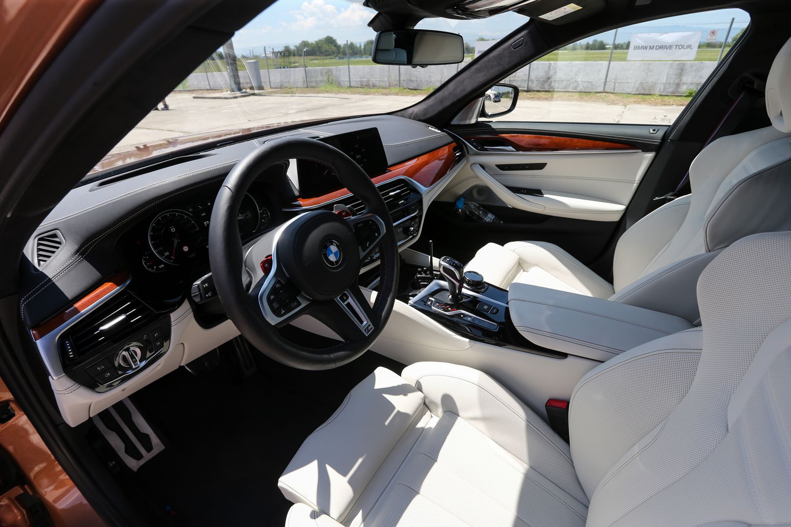 Тест на новото BMW M5 на писта "Серес"