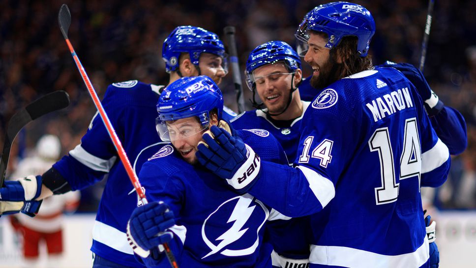 Шампионът Тампа Бей се доближи на победа от полуфиналите за купа "Стенли"
