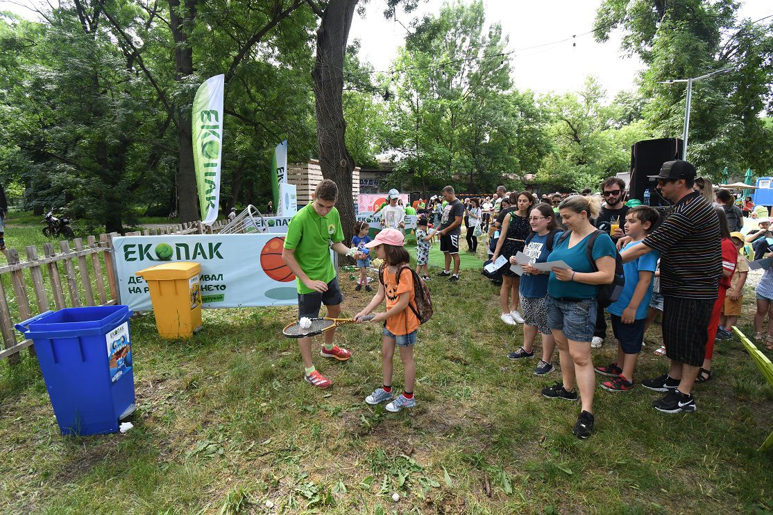 Над 1000 деца, родители и Мадлен Радуканова участваха в „Детски фестивал на рециклирането“