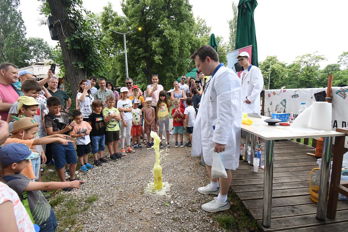 Над 1000 деца, родители и Мадлен Радуканова участваха в „Детски фестивал на рециклирането“