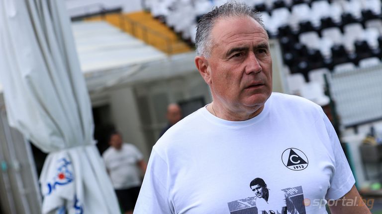 Наставникът на Славия Ангел Славков бе доволен от победата с