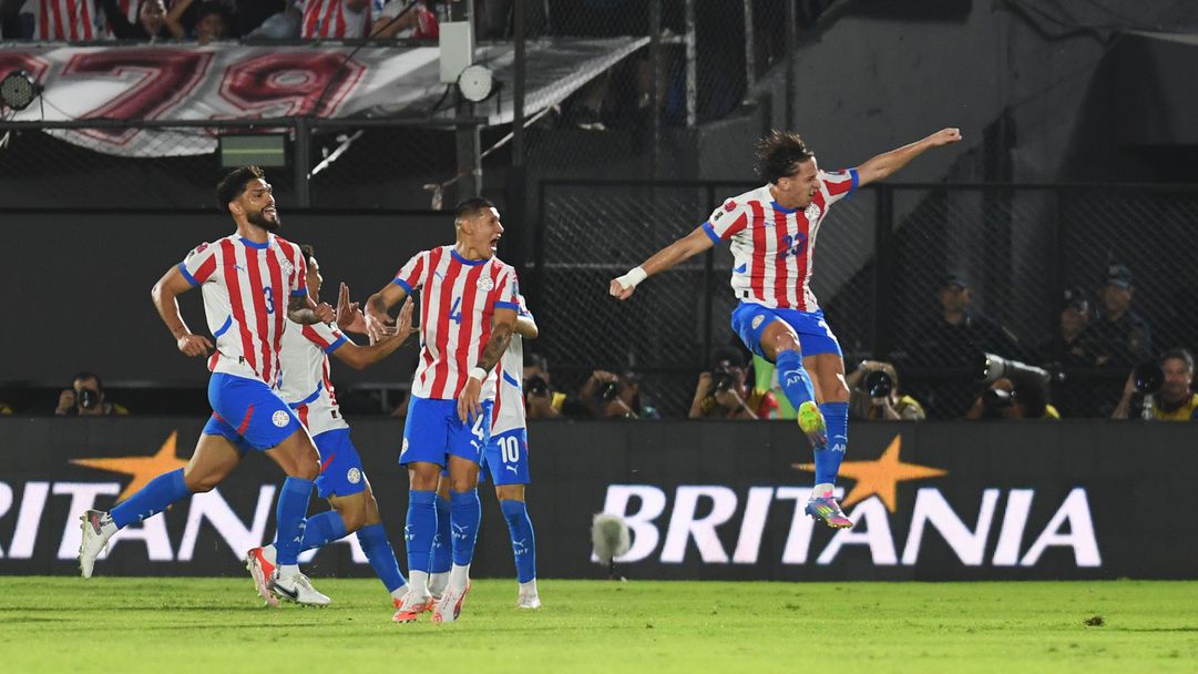 Парагвай е на една победа от голямата цел