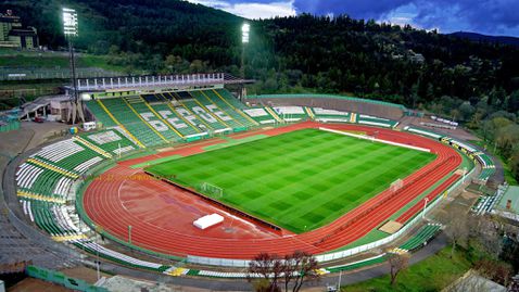 Община Стара Загора започна ремонт на стадион "Берое"