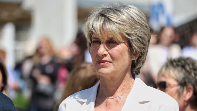 Председателят на Българския олимпийски комитет БОК Весела Лечева получи поздравителни