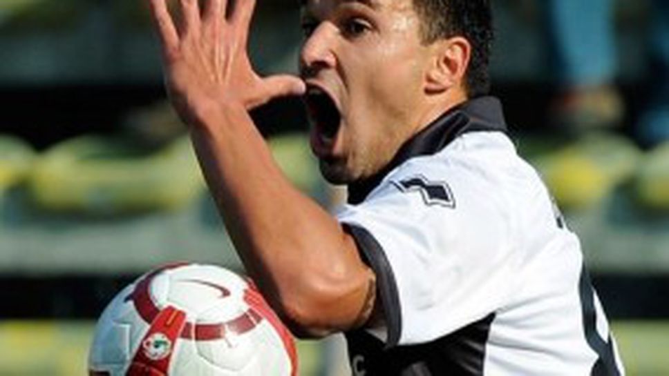 Божинов отново призна, че иска да остане в Парма