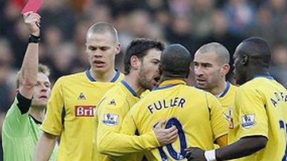 Нападател на Стоук изгонен за удар срещу съотборник при загуба от Уест Хем