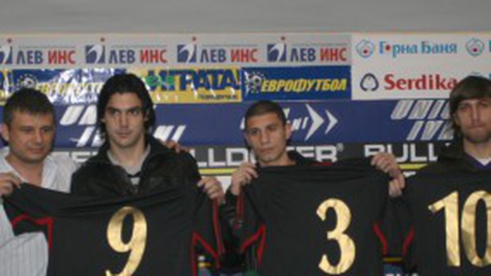 Локо (Мз) представи голаджия от Алавес