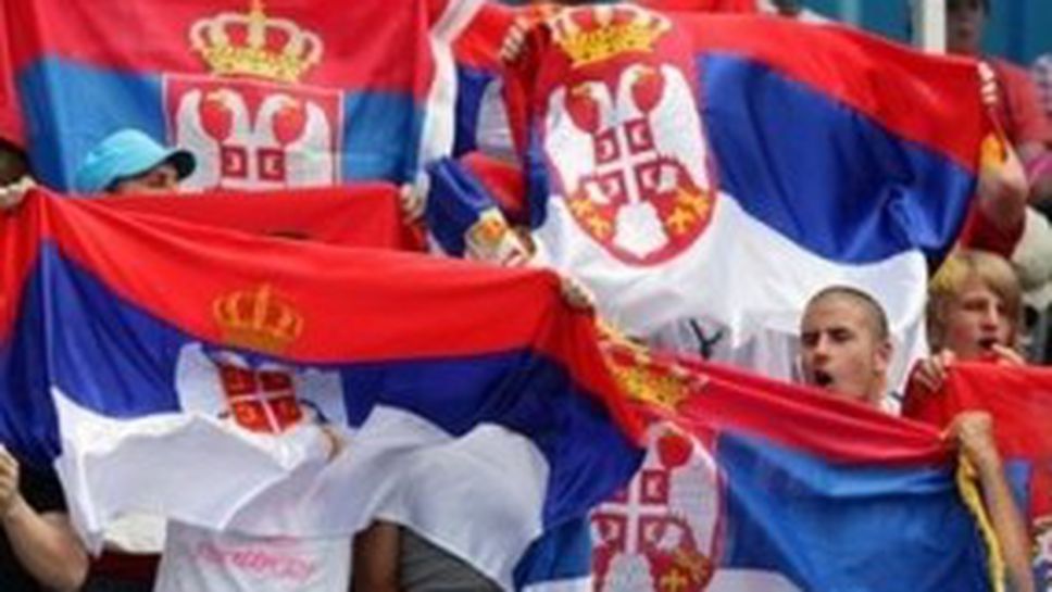 Фенове се бият в Мелбърн, гол мъж стресна сестри Уилямс