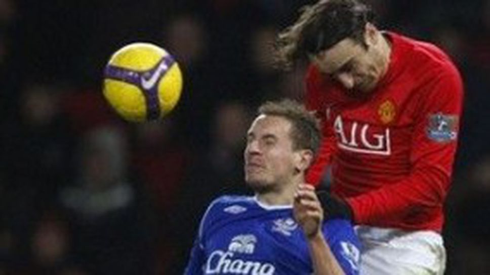 Слаби оценки за Бербатов, Фъргюсън чака равенство между Ливърпул и Челси