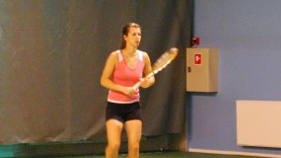 Тенисистките ни започват с Естония