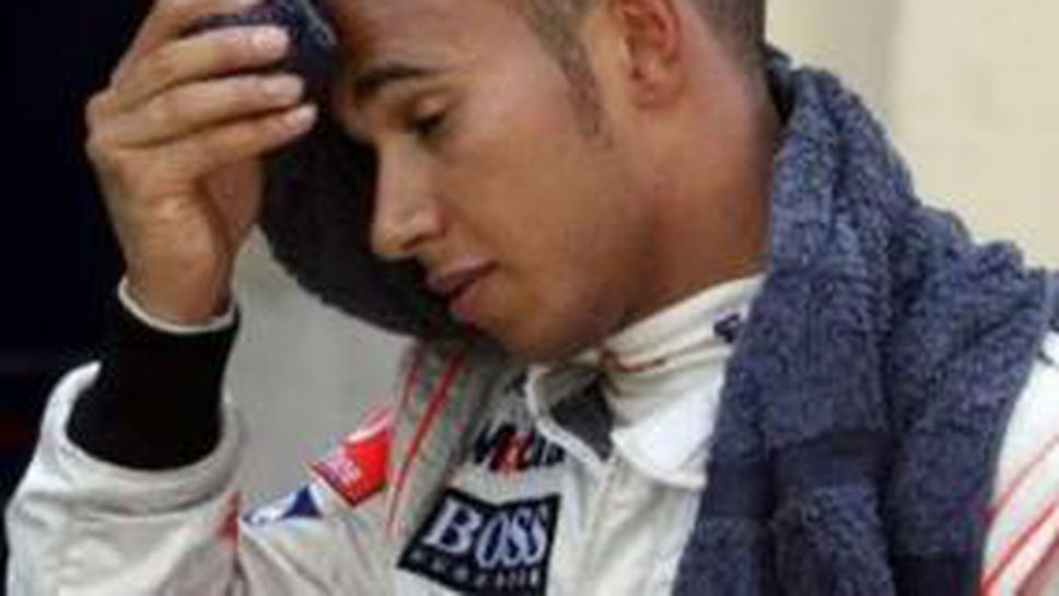 Хамилтън трябва да кара за Ферари, съветва Мозли