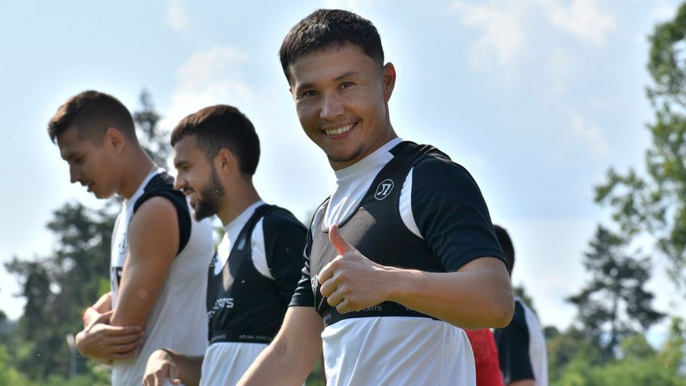 Локо (Пловдив) се похвали с национал