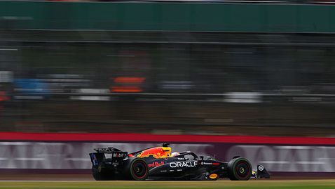  Макс дефинира наказването на Пиастри като „ необичайно “ 