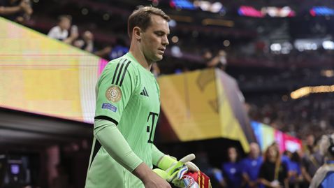  Нойер изискал сметка от Донарума след случая 