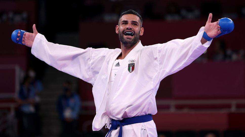 Луиджи Буза печели битката на легендите на финала на 75 кг "кумите" в турнира по карате