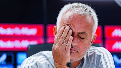 Фенербахче уволни Моуриньо