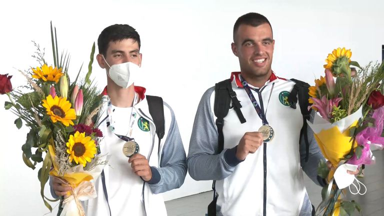 Европейските шампиони по гребане Емил Нейков и Лазар Пенев се прибраха в България