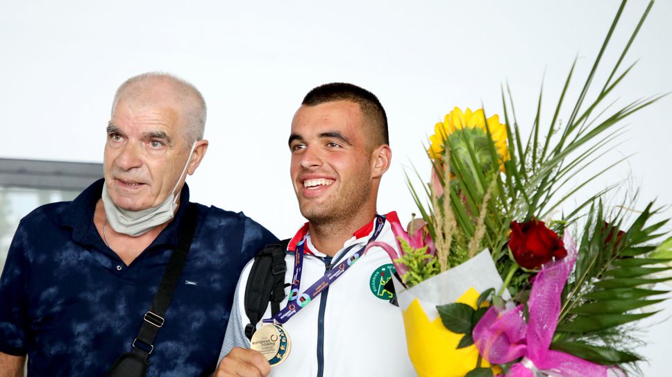 Световният и европейски шампион на скиф Емил Нейков е спортист №1 на годината на ОСК Академик (София)