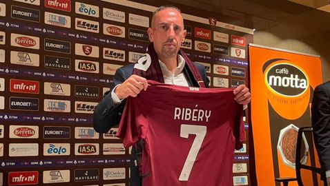 Хиляди посрещнаха Рибери в Салернитана