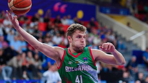 България с паметна първа победа на ЕвроБаскет 2022 след шоу на Бост и Везенков