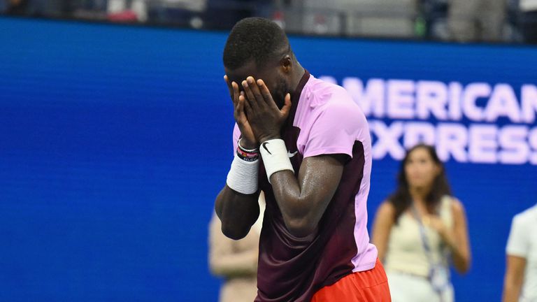 Американският тенисист Франсис Тиафо изненадващо победи Рафаел Надал на Откритото