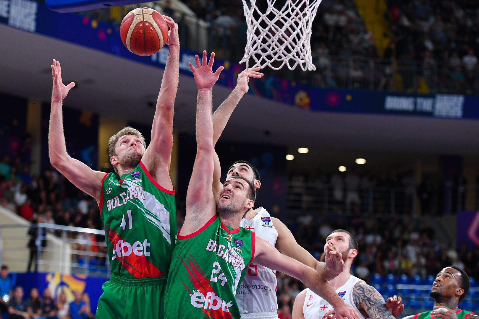 България против Грузия на ЕвроБаскет 2022 