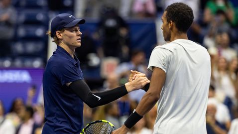 Синер се изпоти срещу коварния канадец, но триумфира и си гарантира поредна битка с Алкарас