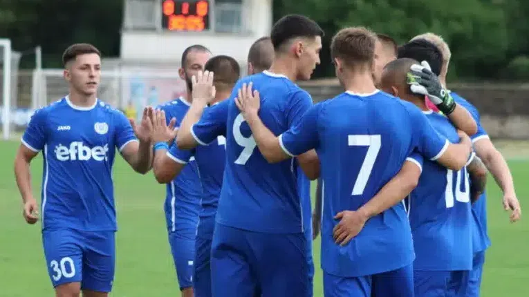 Гол от дузпа осигури три точки за Левски (Карлово)