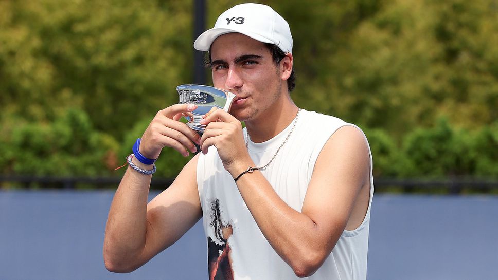 България се гордее с постиженията на тенисистите Иван Иванов и