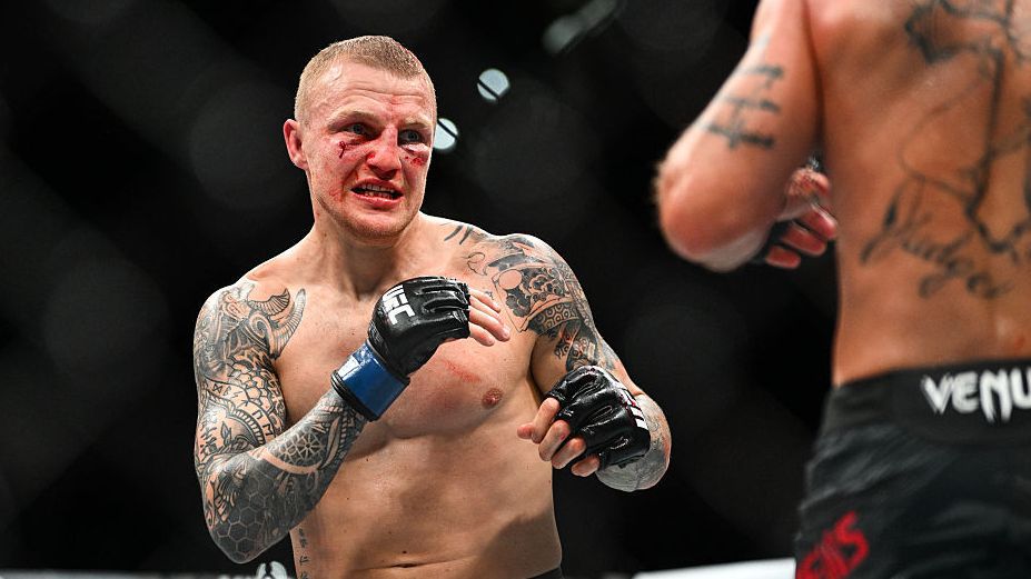 Мейсън Джоунс сътвори зрелищен обрат в двубой от основната бойна