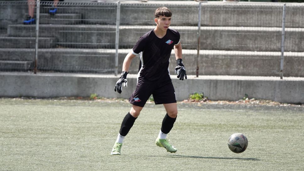 Вратар донесе драматично равенство в последната секунда за Септември в Елитната група до 16 години