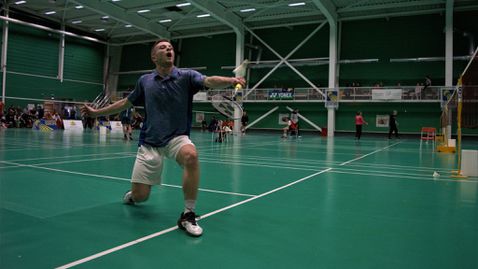 Димитър Янакиев стартира с победа на Открития международен шампионат на България по бадминтон