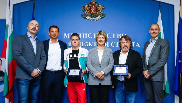 Министърът на младежта и спорта Весела Лечева награди състезатели по