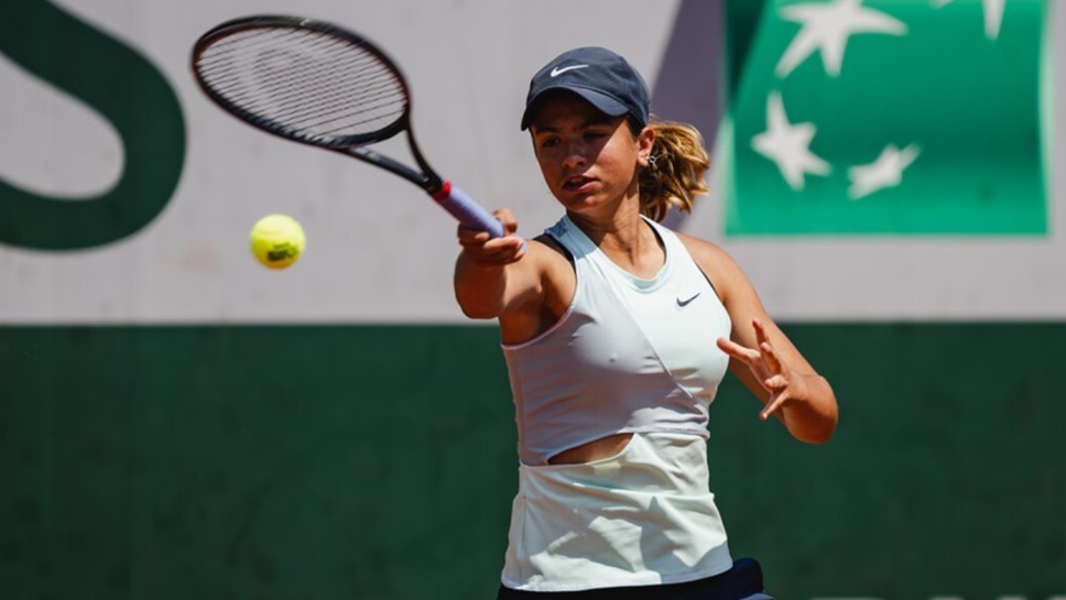 Младата българска тенисистка Ива Иванова отпадна на полуфиналите на двойки