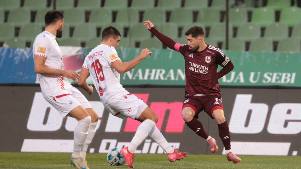 Паскалев на пейката при равенство на Сараево