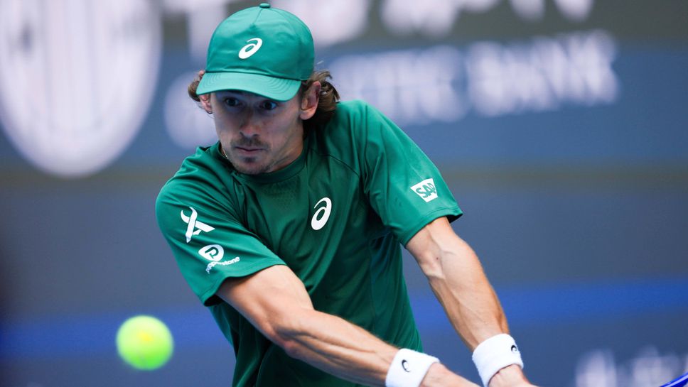 Де Минор и Оже-Алиасим продължават уверено в Шанхай