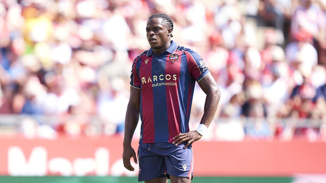 Барса не се отказва от голмайстора на Леванте