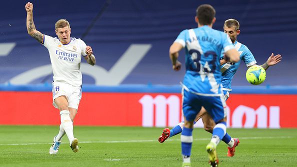 Реал Мадрид оглави класирането след нов успех, "белите" надвиха Райо Валекано с 2:1