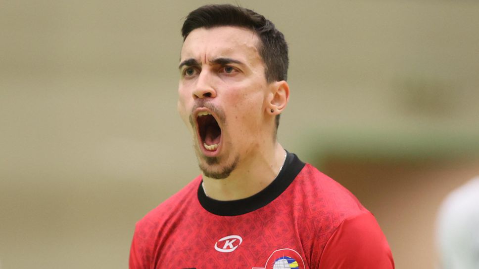 Ивайло Лалов ще остане за трети сезон в Нефтохимик 🏐