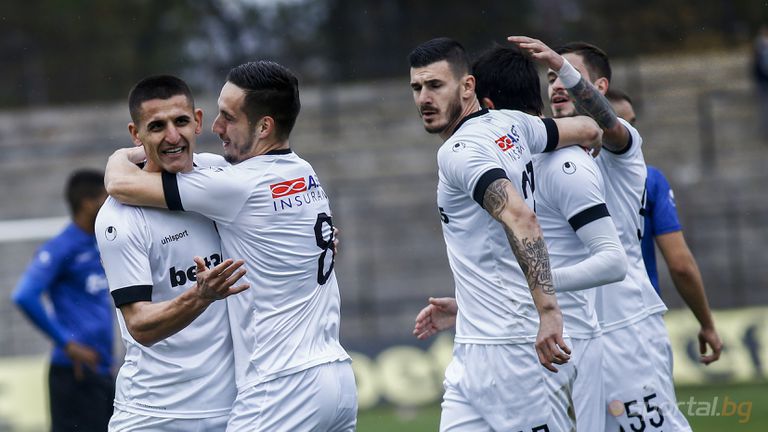 Голмайсторът на третодивизионния Асеновец Тодор Тодоров ще премине в Славия