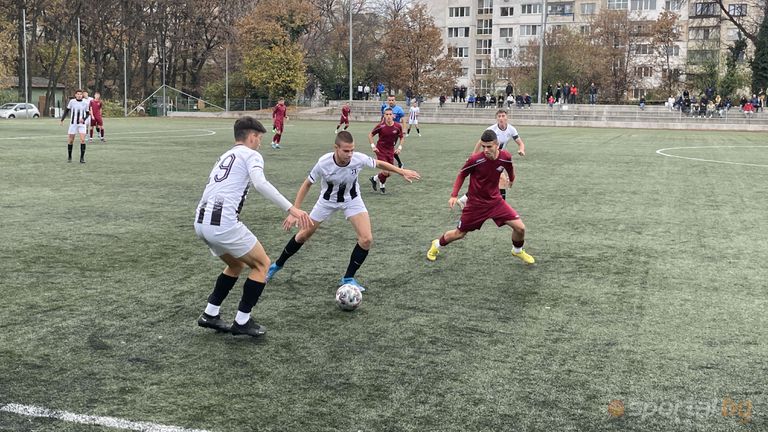 Септември и Локомотив Пловдив завършиха 2 2 в среща от