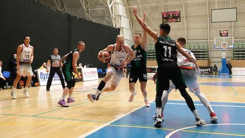 Академик се справи с "моряците"