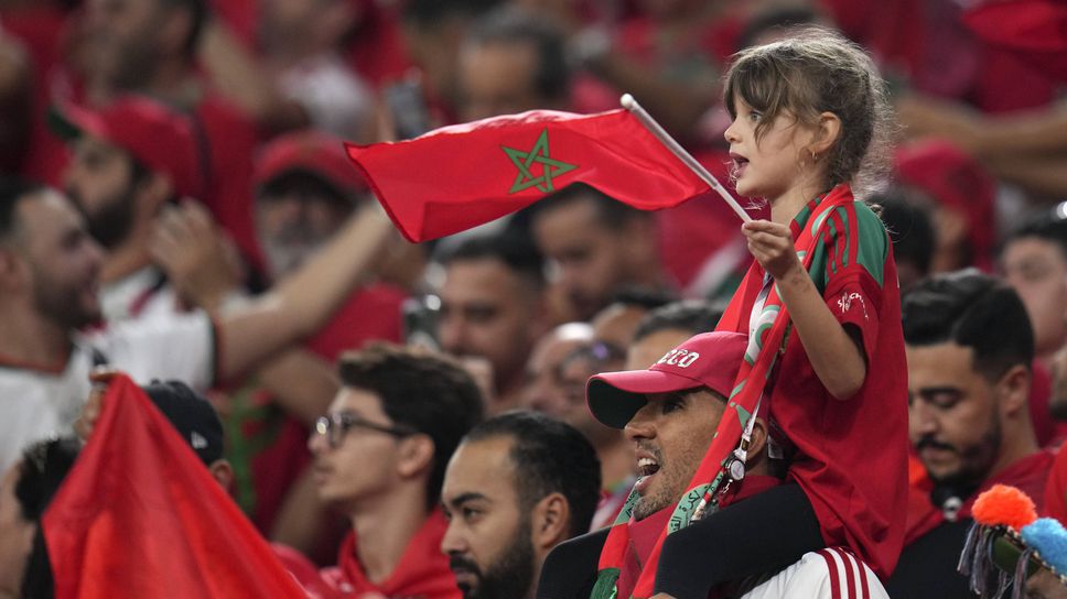 (АРХИВ) Фенове се радват на мароканците в Катар