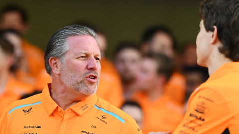 В Макларън не бързат с празненствата след наказанието на Леклер