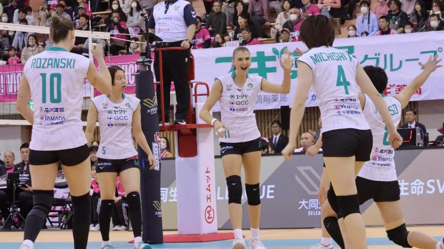 Националката Нася Димитрова и нейният Гънма Грийн Уингс записаха 11