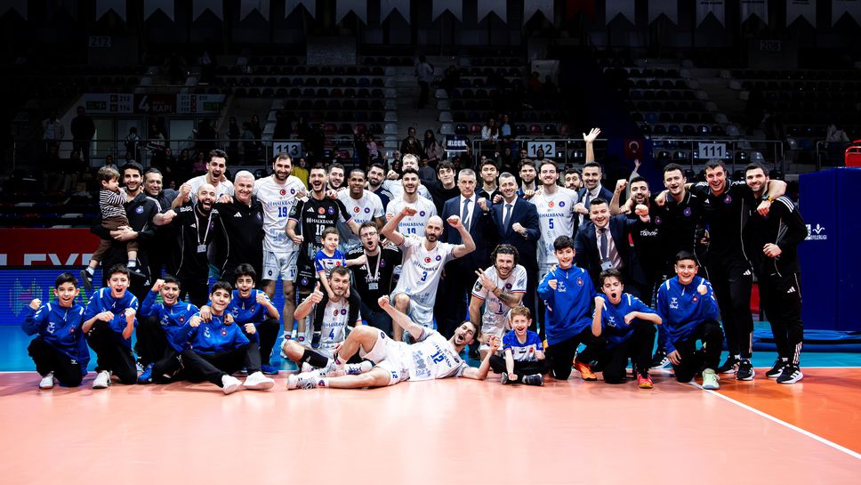 Отборът на Халкбанк Анкара в който играят бившите национали Матей